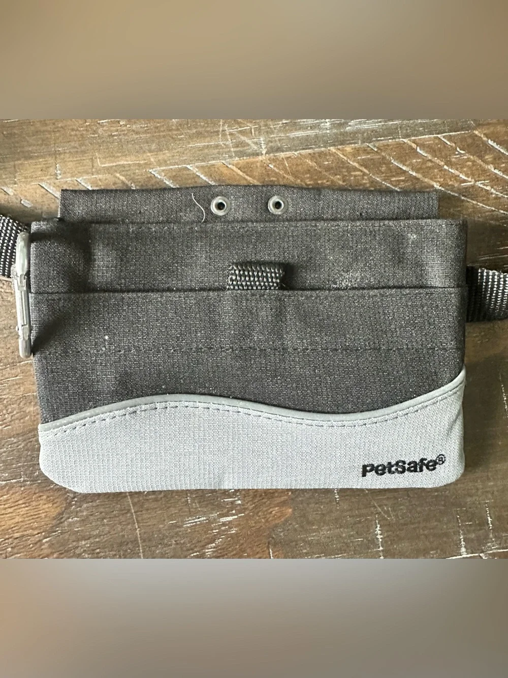 PetSafe Black and Light Gray Belt Pouch for Training/Snacks